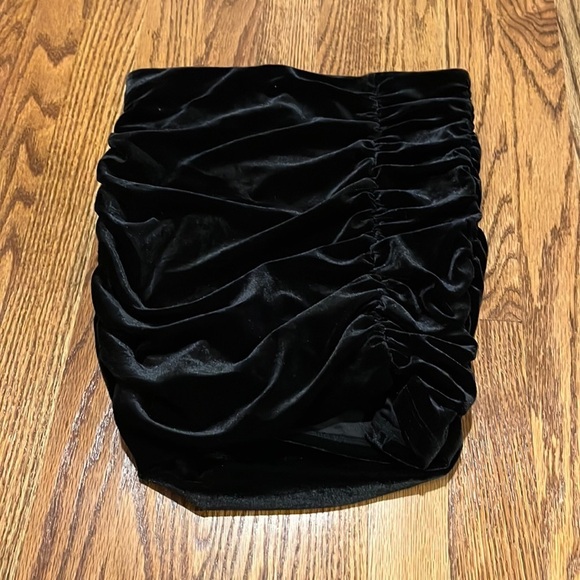 Katie J NYC Junior’s Black Velvet Skirt Size S - Picture 1 of 5